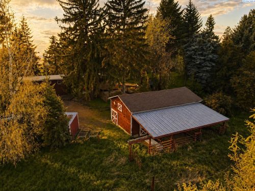 312 State Route 27, Pullman, WA, 99163-8844 | Card Image