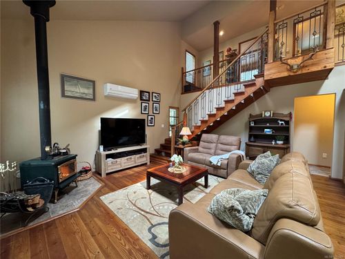 714 Charter Rd, Mayne Island, BC, V0N2J1 | Card Image