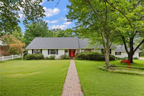 905 Kings Ct, Russellville, AR, 72801-5719 | Card Image