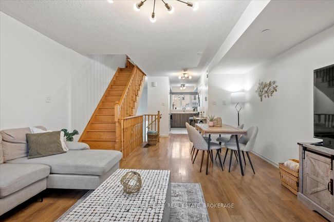 2372 Chevron Prince Path, Condo with 3 bedrooms, 3 bathrooms and 1 parking in Oshawa ON | Image 4