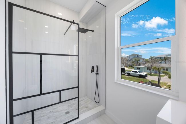 Walk-In Shower W/Rain Shower Head | Image 31