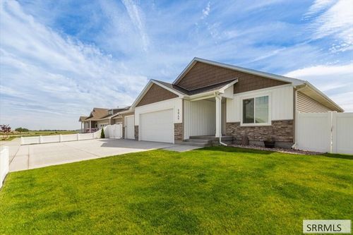 5849 Macrae Dr, Idaho Falls, ID, 83402-6012 | Card Image