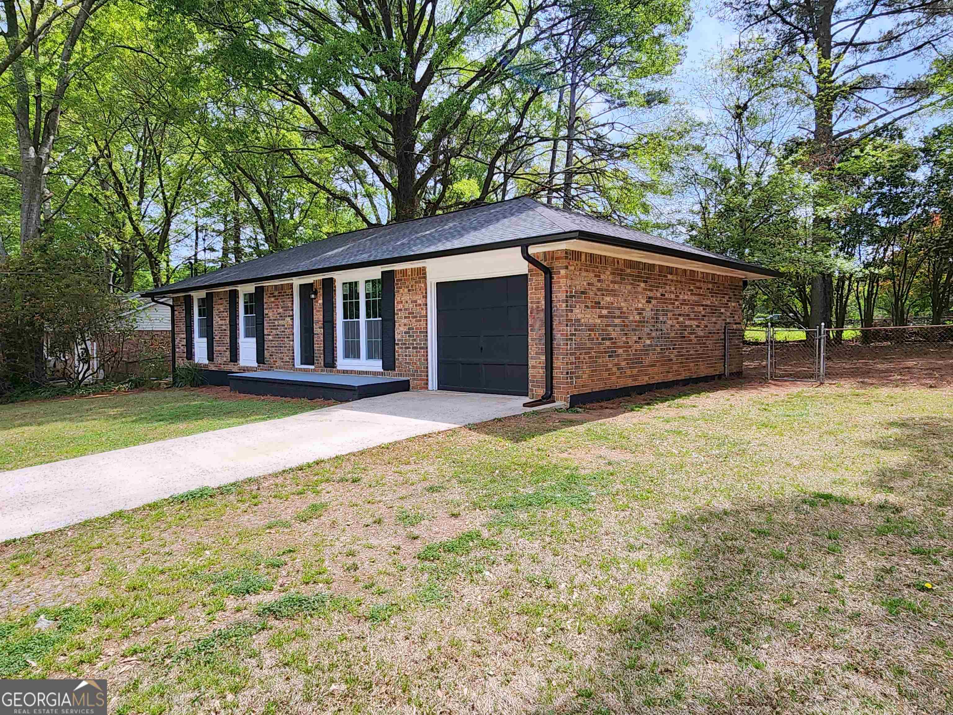 Huntington Dr, Jonesboro, GA 30238