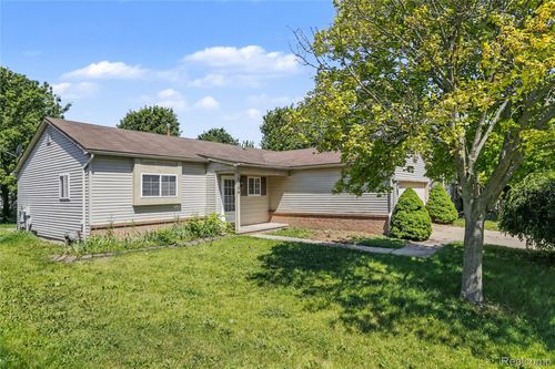 1754 Tulip Ln, Westland, MI, 48186-8633 | Card Image