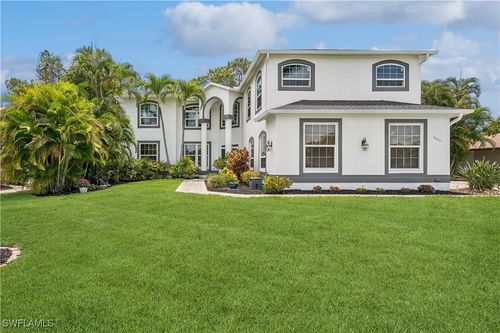 4897 Berkeley Dr, NAPLES, FL, 34112-3735 | Card Image