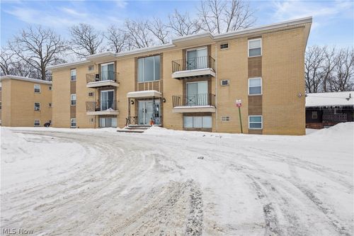 apt-102-5382 Lee Rd, Maple Heights, OH, 44137-2569 | Card Image