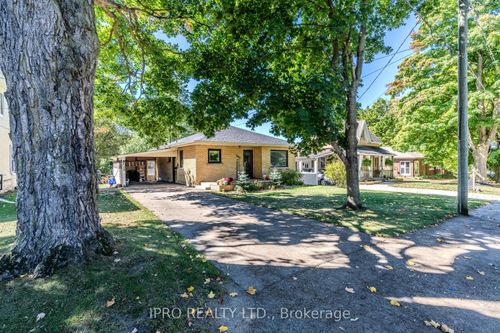 345 Fergus St N, Mount Forest, ON, N0G2L2 | Card Image