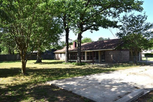 120 Donniebrook St, House other with 3 bedrooms, 2 bathrooms and 2 parking in Palestine TX | Image 25