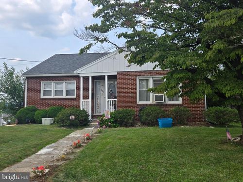 553 E Main St, DALLASTOWN, PA, 17313-2311 | Card Image