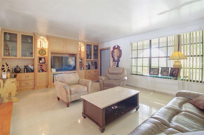 5959 Sw 16 Th Ter, House other with 3 bedrooms, 2 bathrooms and null parking in Miami FL | Image 9