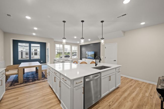 2570 Paddock Path, Townhouse with 3 bedrooms, 3 bathrooms and null parking in Shakopee MN | Image 4