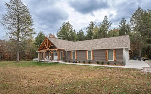 4282 Standing Rock Rd, Jamestown, TN, 38556-5042 | Card Image