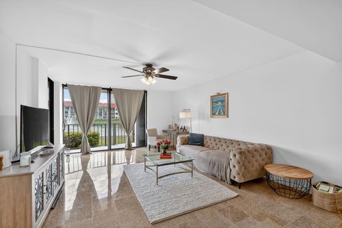 117-7030 Half Moon Cir, Hypoluxo, FL, 33462-5400 | Card Image