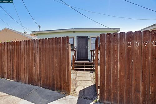 2370 Pine Ave, Richmond, CA, 94806-4847 | Card Image