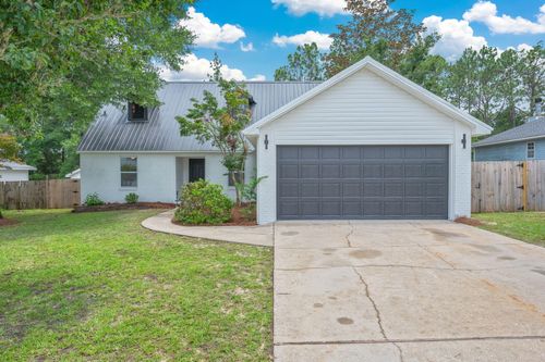 135 Nicole Ln, Crestview, FL, 32539-6051 | Card Image