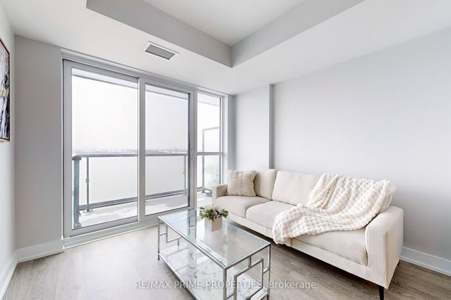 2206 - 2550 Simcoe St N, Condo with 1 bedrooms, 1 bathrooms and null parking in Oshawa ON | Image 4