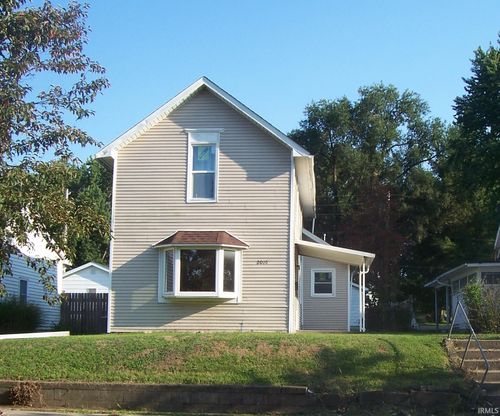 2015 E Market St, Logansport, IN, 46947-2031 | Card Image