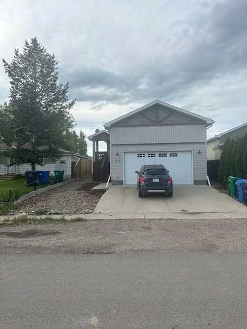 1115 43 Ave N, Lethbridge, AB, T1H6C6 | Card Image