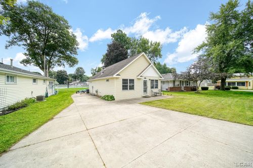 2571 Parkway Dr, Manitou Beach, MI, 49253-9005 | Card Image