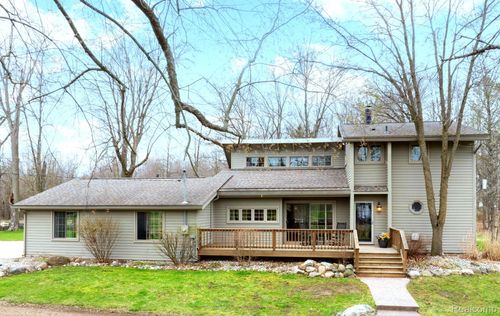 9247 Schrepfer Rd, Howell, MI, 48855-8312 | Card Image