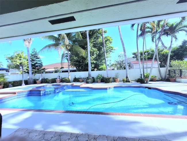 14246 Sw 21 St Ter, House other with 5 bedrooms, 3 bathrooms and null parking in Miami FL | Image 20