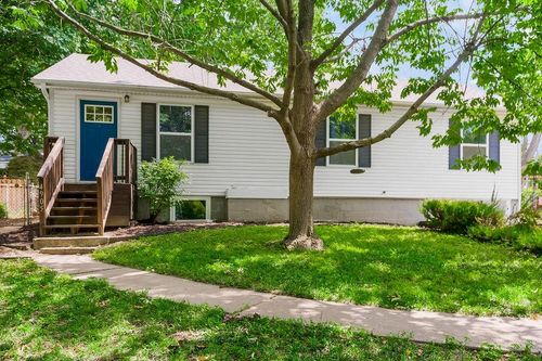 4905 Ne Park Ln, Kansas City, MO, 64118-5929 | Card Image