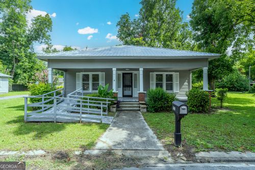 122 Hopkins St, Waycross, GA, 31501-7850 | Card Image