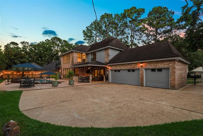 9410 Windrush Dr, House other with 4 bedrooms, 4 bathrooms and 3 parking in Spring TX | Image 38