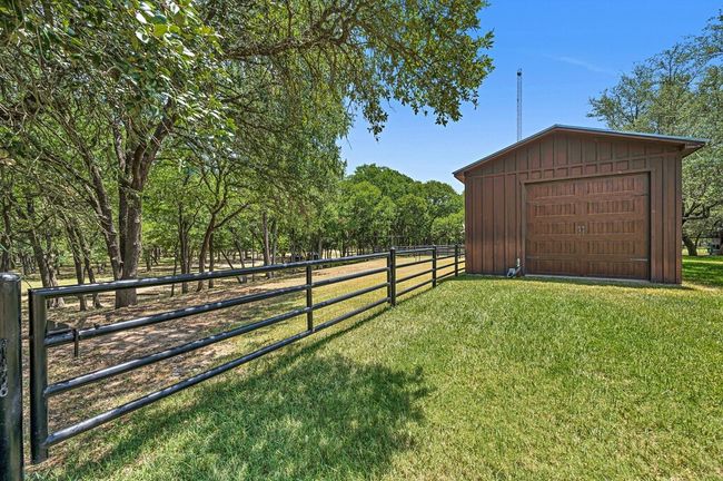 565 Lost Hunters Cyn, House other with 5 bedrooms, 5 bathrooms and 3 parking in China Spring TX | Image 81