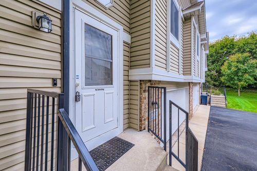 15887 Griffon Path, Apple Valley, MN, 55124-6663 | Card Image