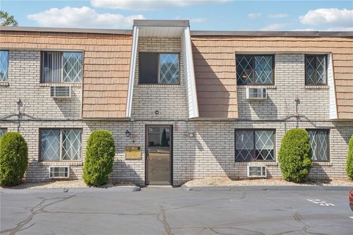 apt-115-132 Hoffman Ave, Cranston, RI, 02920-4556 | Card Image