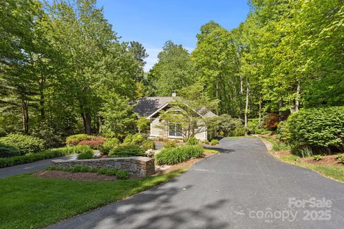 137 Berry Creek Dr, Flat Rock, NC, 28731-8531 | Card Image