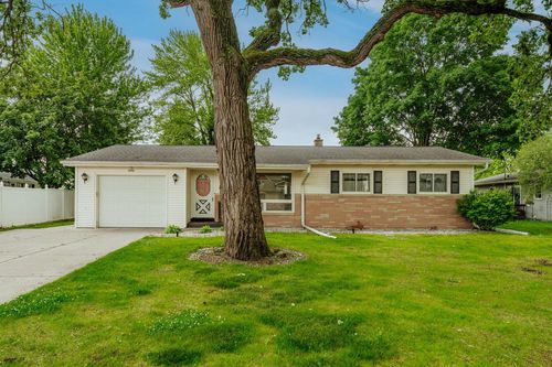 2715 Hilltop Court, East Troy, WI, 53120 | Card Image