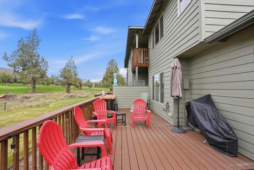 999 Golden Pheasant Dr, Redmond, OR, 97756-8293 | Card Image