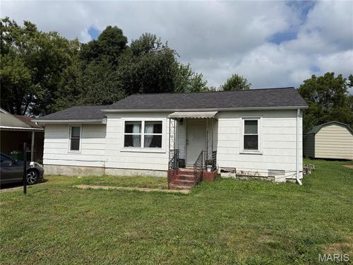 316 Lincoln Dr, Fredericktown, MO, 63645-7408 | Card Image