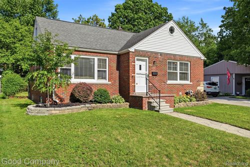 23470 Oneida St, Oak Park, MI, 48237-2242 | Card Image