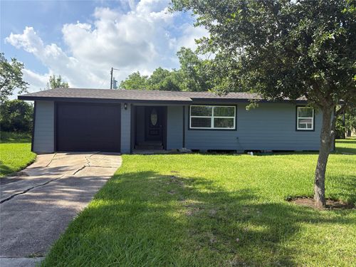 55 Periwinkle Court, Lake Jackson, TX, 77566 | Card Image