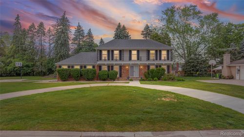 3072 Brewster, West Bloomfield, MI, 48322-2471 | Card Image