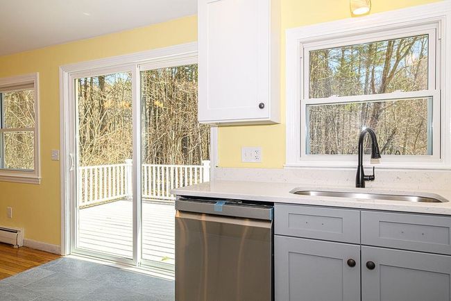 24 Hampton Falls Rd, House other with 3 bedrooms, 2 bathrooms and null parking in Exeter NH | Image 10