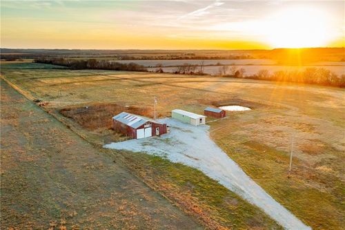 30432 Se 1150th Rd, Garnett, KS, 66032-9665 | Card Image