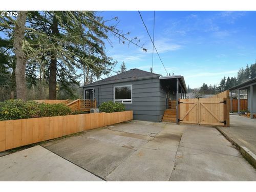 892 Sprague St, Eugene, OR, 97405-4618 | Card Image