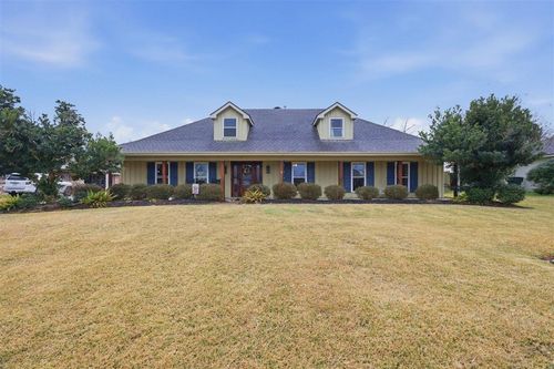 1503 S Chateau Cir, Lake Charles, LA, 70605-1343 | Card Image