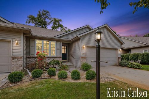 4886 Castle Hill Ct Ne, Rockford, MI, 49341-7710 | Card Image