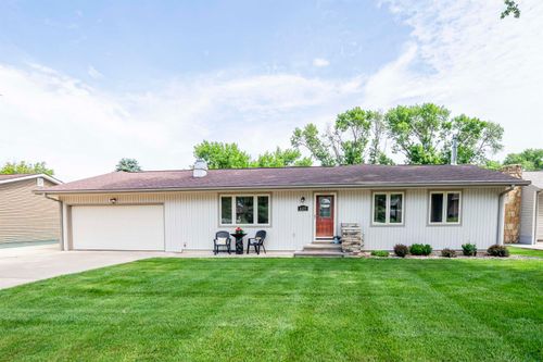 629 N Lynn Dr, Le Mars, IA, 51031-2641 | Card Image
