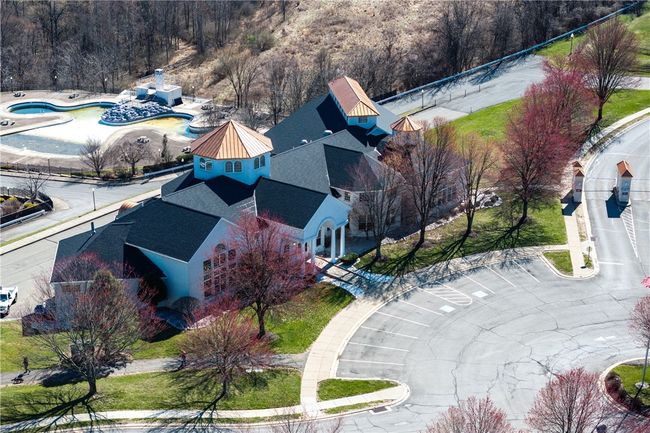 302 Pointe View Dr, Townhouse with 3 bedrooms, 3 bathrooms and 2 parking in Mars PA | Image 39