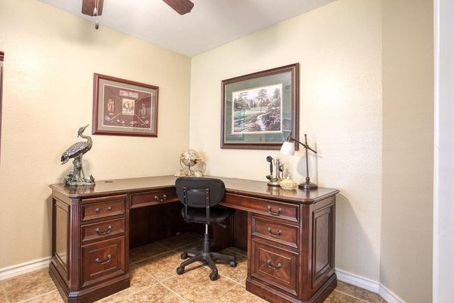 Office, perfect for working from home or quiet reading spacce | Image 19