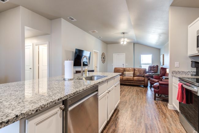 404 E 31 St St, House other with 3 bedrooms, 2 bathrooms and null parking in Wolfforth TX | Image 12