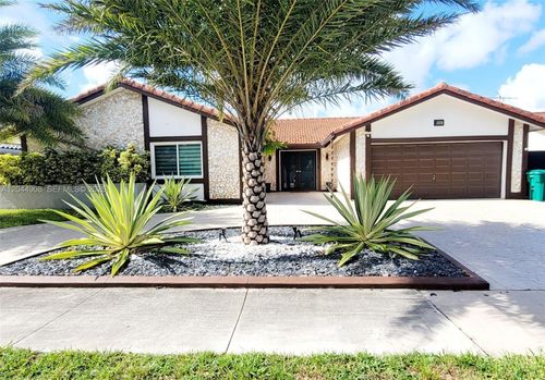 6324 Nw 201st Lane, Hialeah, FL, 33015 | Card Image