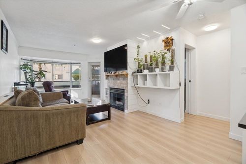 105-2962 Trethewey St, Abbotsford, BC, V2T4M3 | Card Image