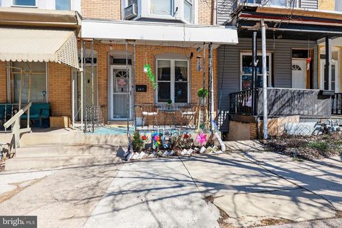 327 W Windsor St, READING, PA, 19601-2040 | Card Image